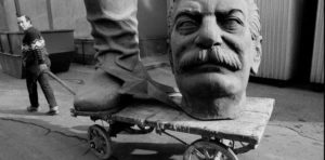 Памятник, монумент, бюст и т.п. купим, вывезем.