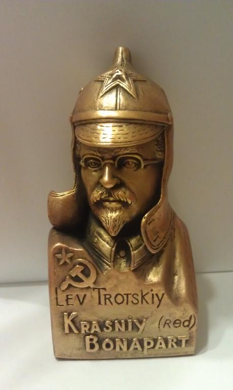 статуэтка_бюст_троцкий_3